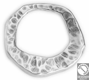 Ring flat hammered small - Size 28x26mm