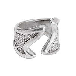 Wavy ring with jagged surface 17mm - Size 22.6x17.8mm
